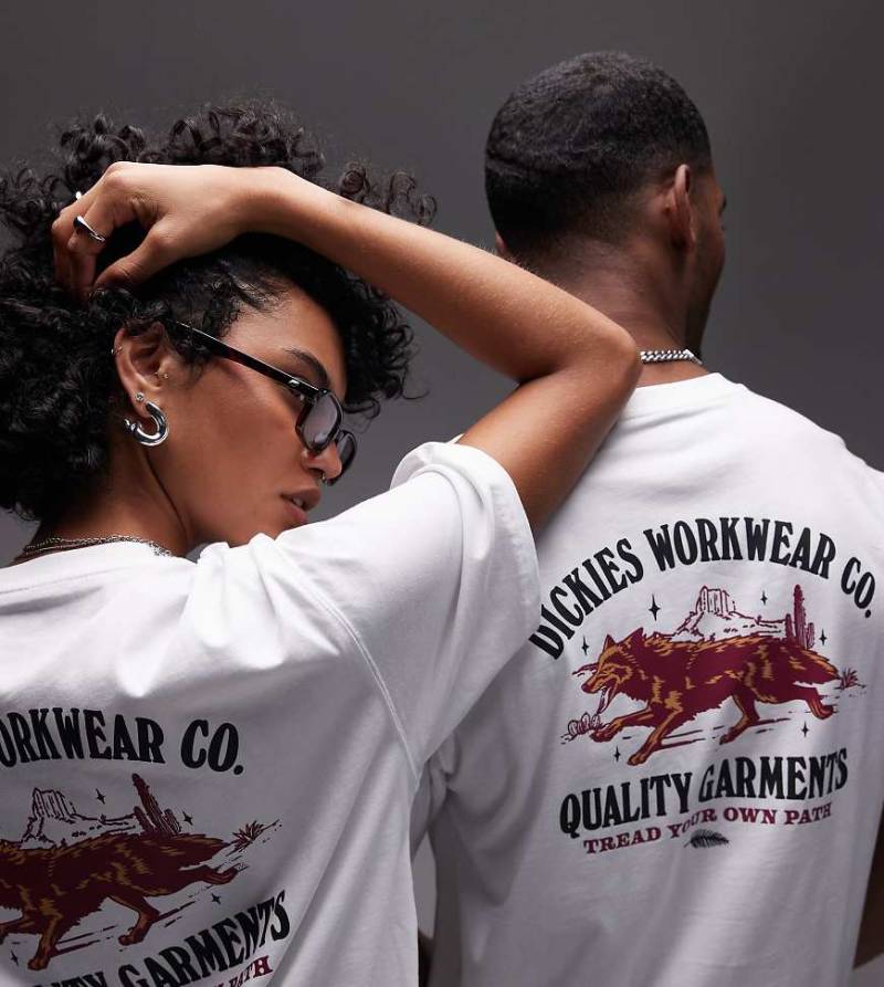 Dickies - Wolf Country - T-Shirt in Weiß mit Grafik am Rücken, exklusiv bei ASOS von Dickies