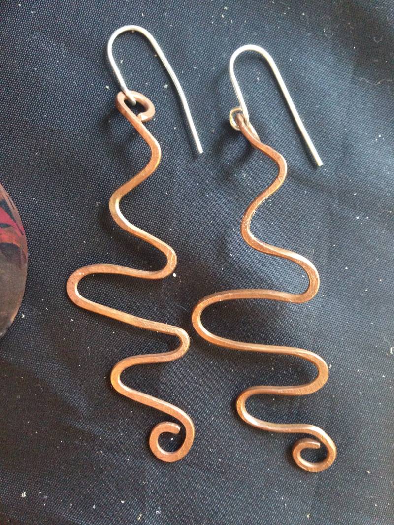 Lange Gewellte Ohrringe Lange Gewellte Ohrringe von Didikais