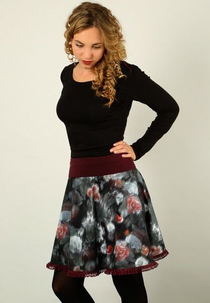 Die rote Zora Glockenrock Rosen Bordeaux von Die rote Zora