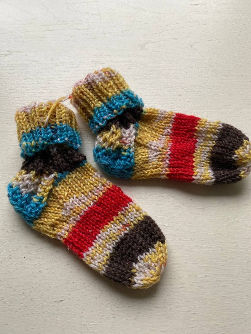 Babysöckchen Söckchen Strümpfe Baby Handgestrickt Ca 9cm Lang von DieAltePosthalterei