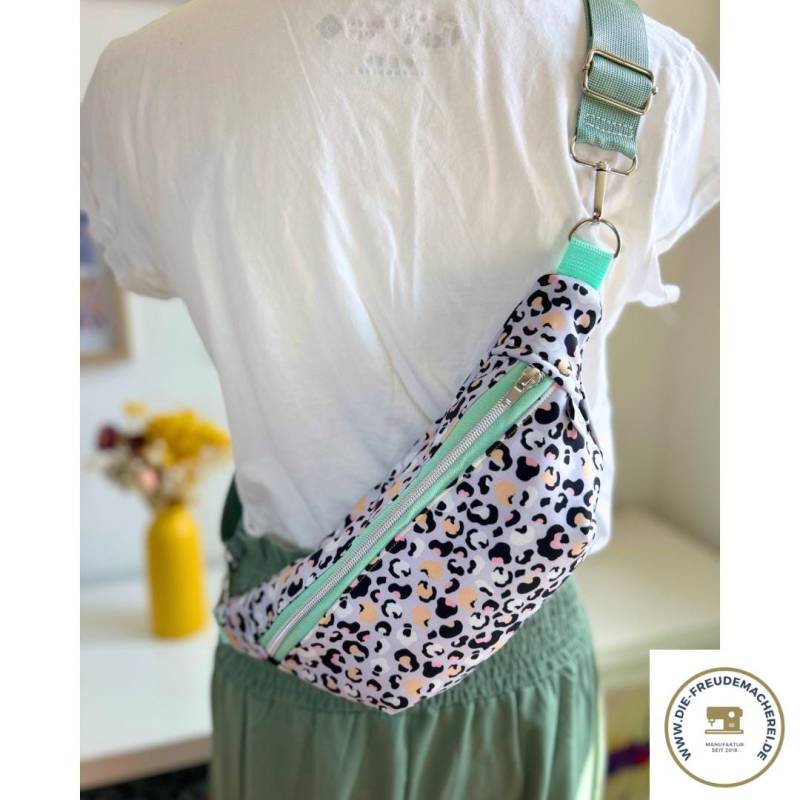 Bauchtasche Softshell Pastell Mint | Leicht & Robust Handgemachte Gürteltasche Unikat Aus Der Freudemacherei von DieFreudemacherei