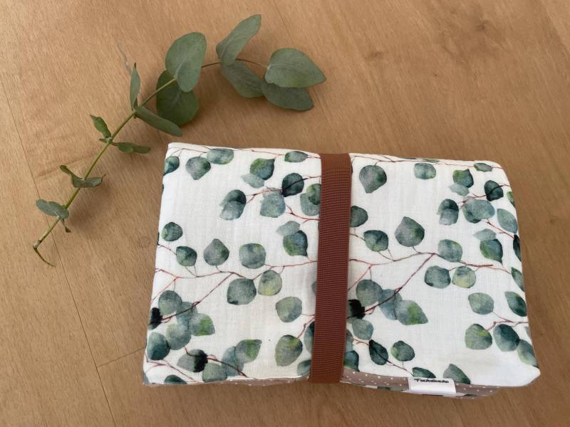 Smarte Windeltasche Mit Integrierter Abwaschbaren Wickelauflage Sowie Innentaschen - Perfekt Für Unterwegs von DieFuchstasche