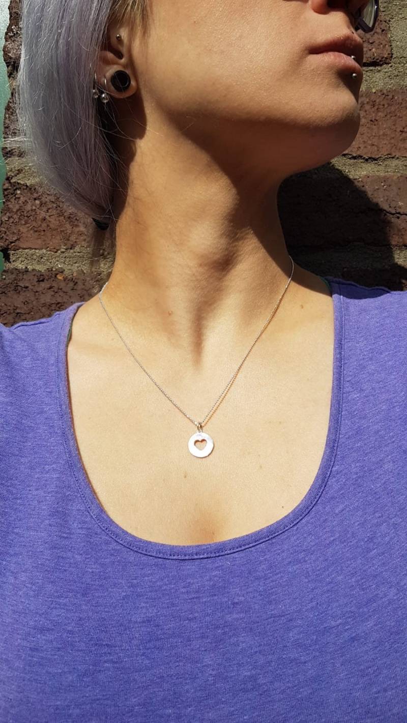 Herz Anhänger Mit Kette Länge Wählbar 925 Silber Scheibe Platte Ausgesägt Mama Freundin Lieblingsmensch Kugelkette Ankerkette Halskette Herz Anhänger Mit Kette Länge Wählbar 925 Silber Scheibe Platte Ausgesägt Mama Freundin Lieblingsmensch Kugelkette Ankerkette Halskette von DieGoldschmiedin