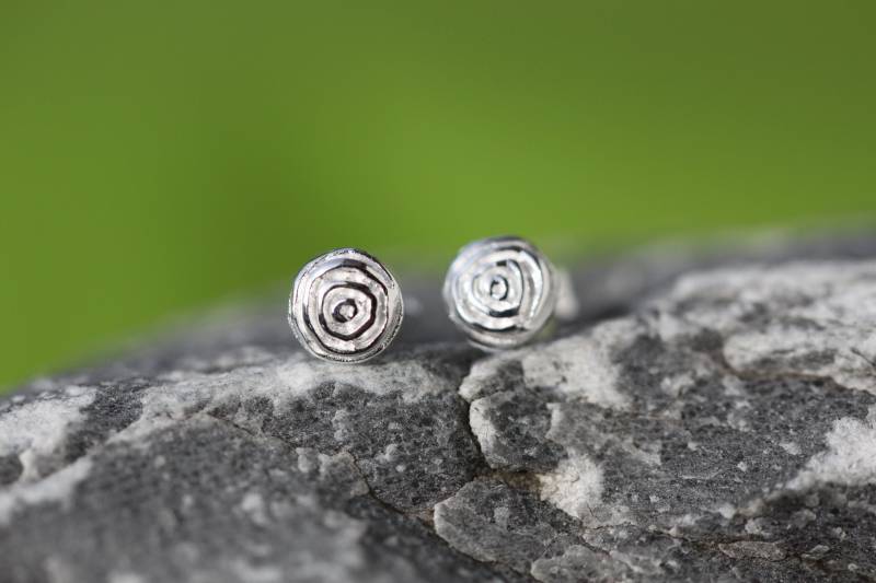 Rosen Ohrstecker 925 Silber Handmade 5, 5 Mm Rund , Sterlingsilber Rose Kleine Rosen Ohrstecker 925 Silber Handmade 5, 5 Mm Rund , Sterlingsilber Rose Kleine von DieGoldschmiedin