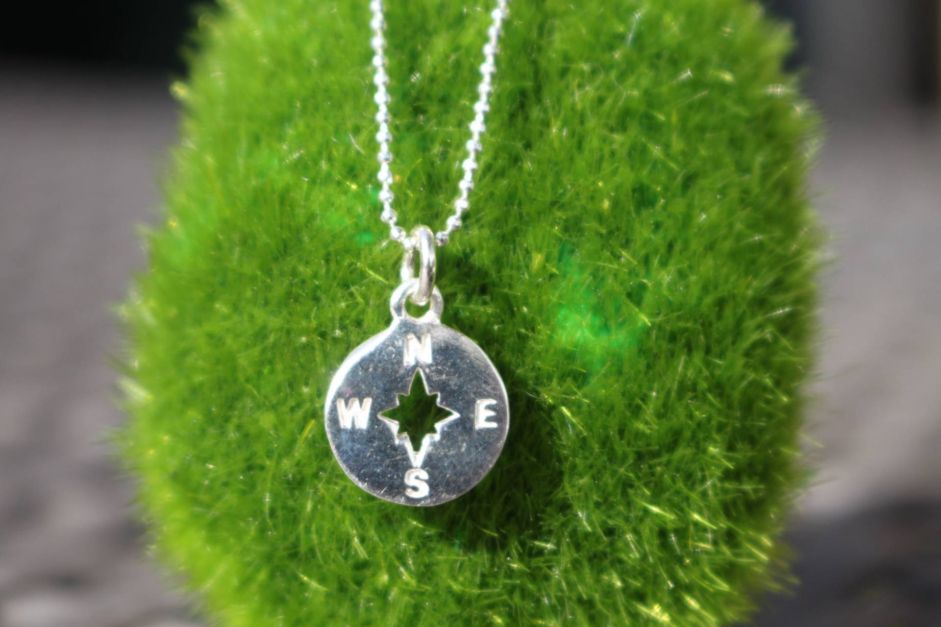 Windrose Anhänger Mit Stern Kette Länge Wählbar 925 Silber Kompass Reisen Welt Freundin Lieblingsmensch Kugelkette Ankerkette Halskette von DieGoldschmiedin