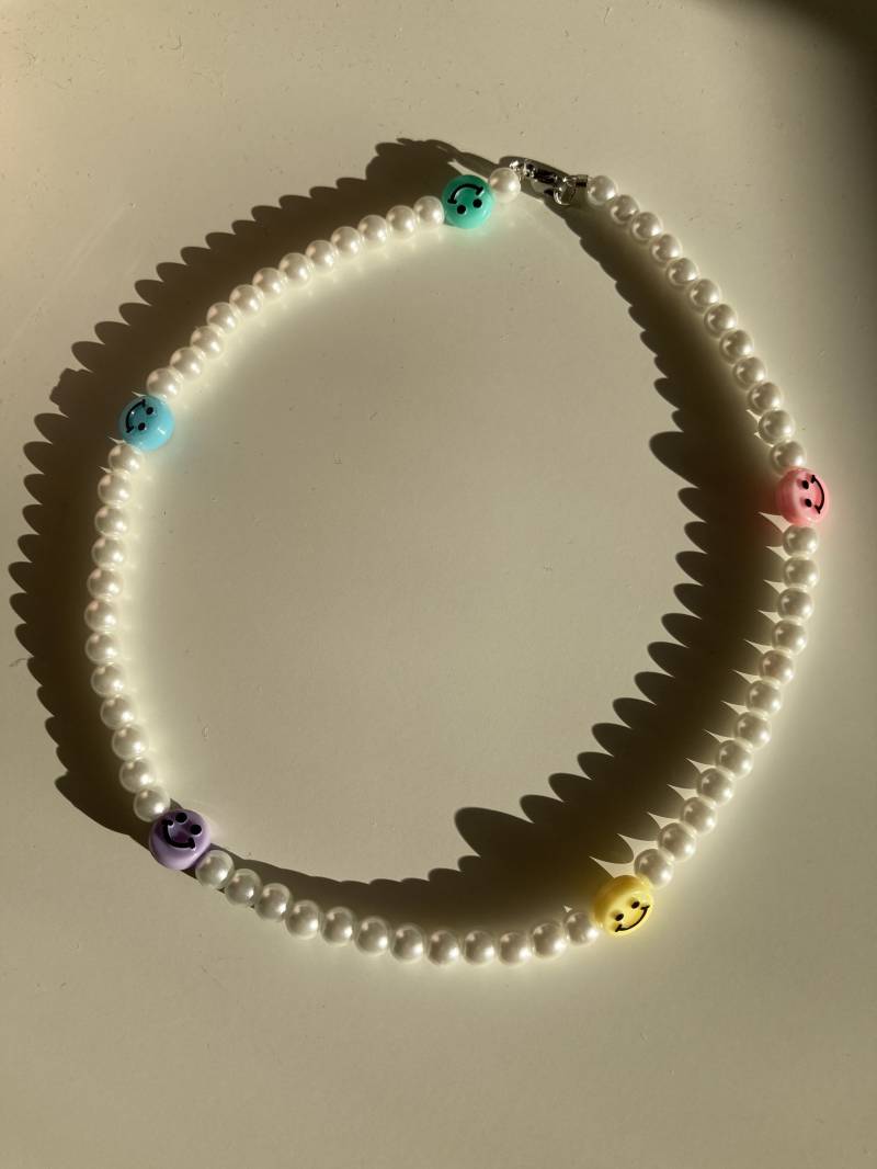 Smiley/Perlenkette von DieGrosseSchwester