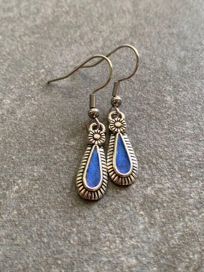 Kleine Blaue Hängeohrringe Im Bohostyle Kleine Blaue Hängeohrringe Im Bohostyle von DieHangLage