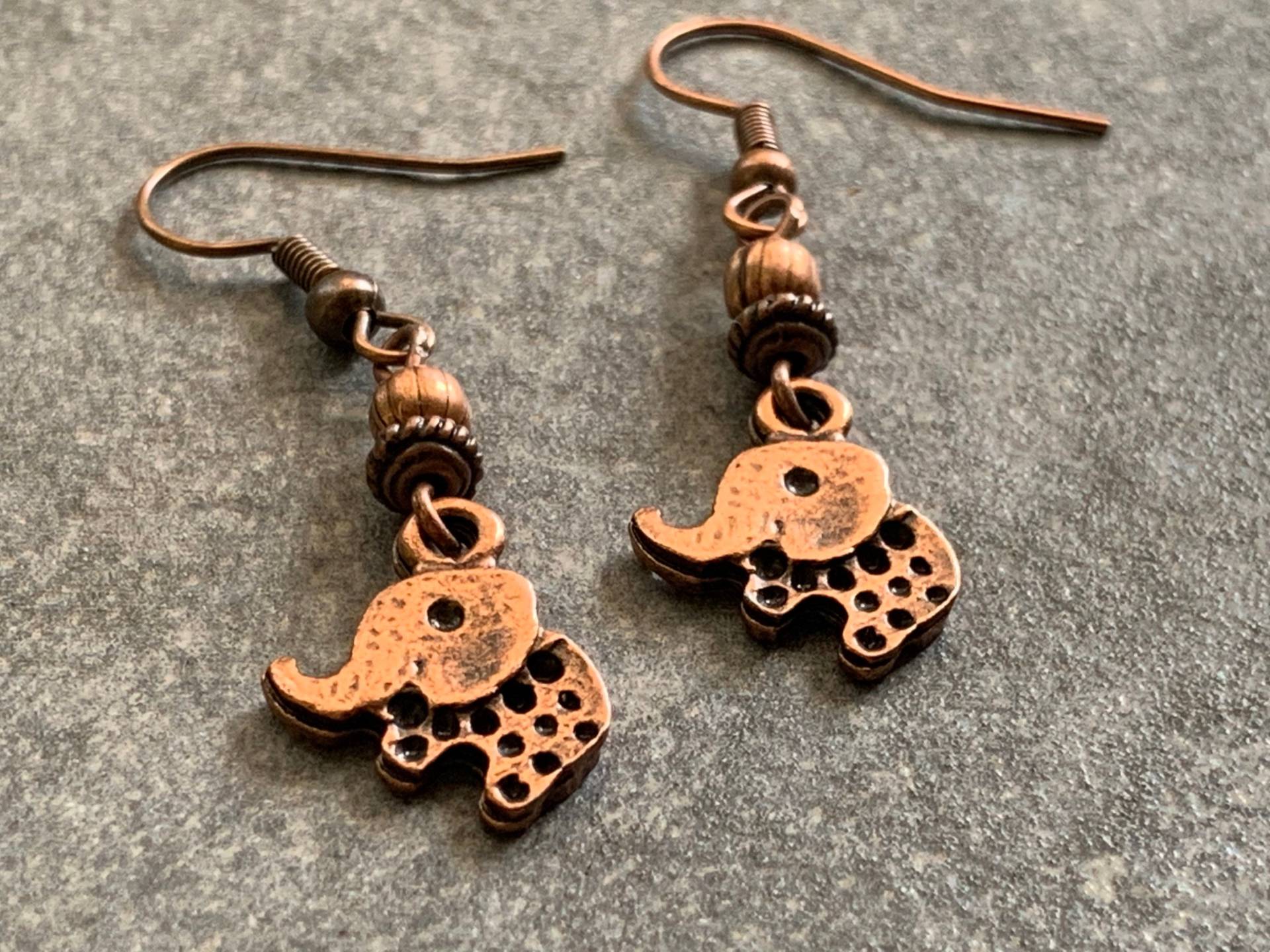 Süße Elefantenohrringe, Kurze Ohrhänger von DieHangLage