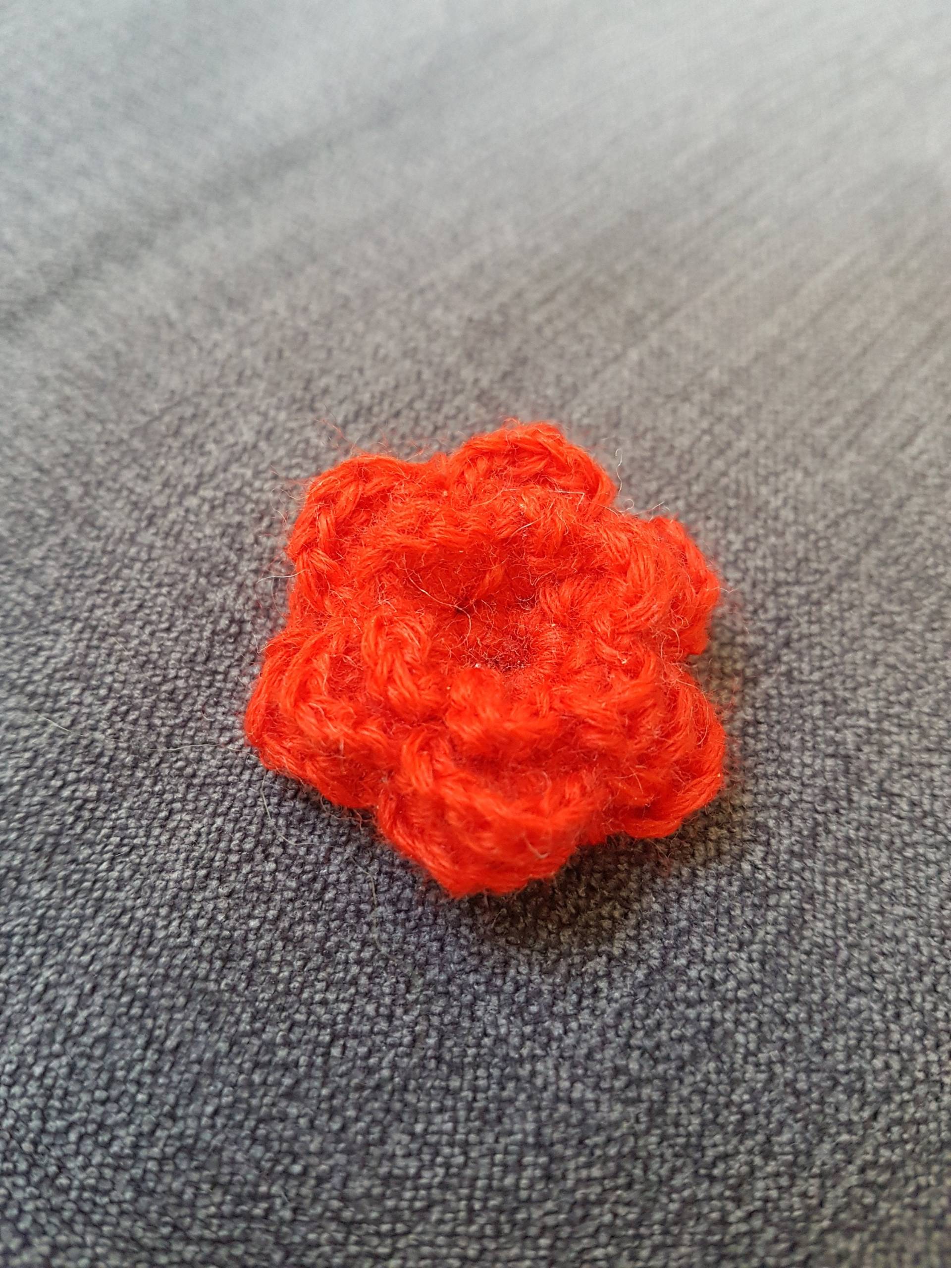 Brosche , Gehäkelt Kleine Brote Blüte Brosche , Gehäkelt Kleine Brote Blüte von DieSchatzkammer
