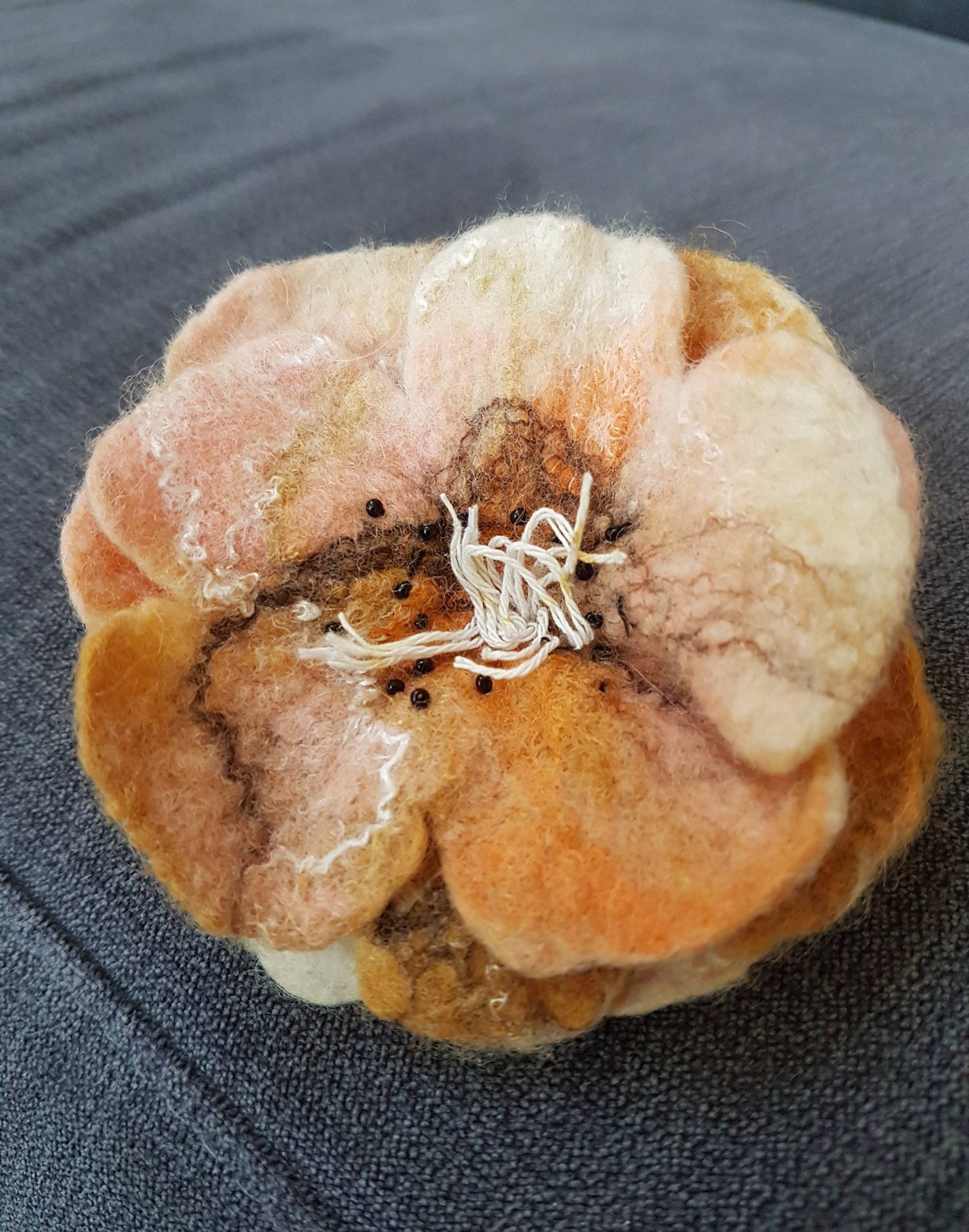Filzblute , Filzblume Merinowoll Brosche Gefilzt Filzblute , Filzblume Merinowoll Brosche Gefilzt von DieSchatzkammer