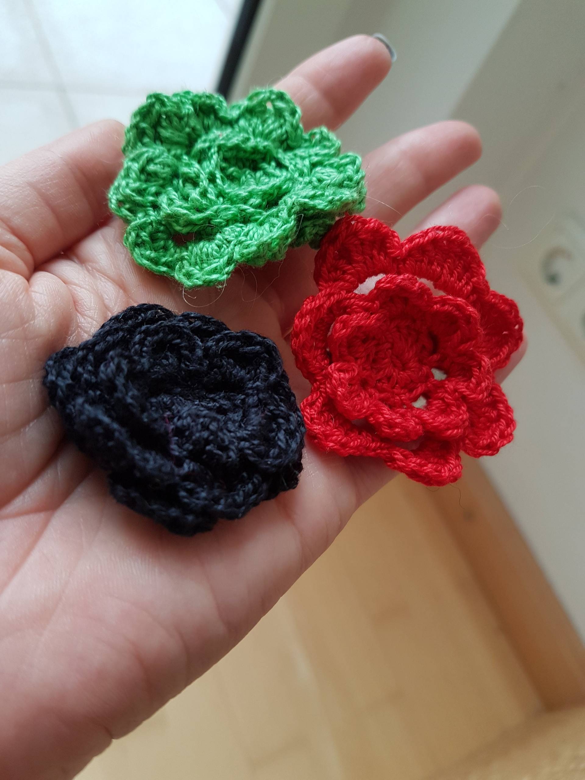 Häkeln Blume 3 - Er Set , Rose Stricken Brosche, Handgestrickte Brosche Häkeln Applikationen Oder Verzierungen Häkeln Blume 3 - Er Set , Rose Stricken Brosche, Handgestrickte Brosche Häkeln Applikationen Oder Verzierungen von DieSchatzkammer