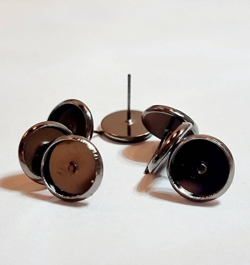 10 Ohrstecker Rohling Gunmetal, Klebefläche 10mm von DieSchmuckbude