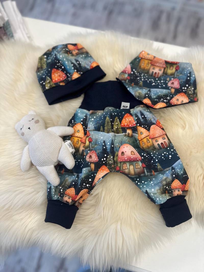 Baby Set 56 62 68 74 Hose , Mütze Und Dreieckstuch Erstausstattung New Born Set , Mädchen Pumphose Pilz Herbst von DieStoffprinzessin