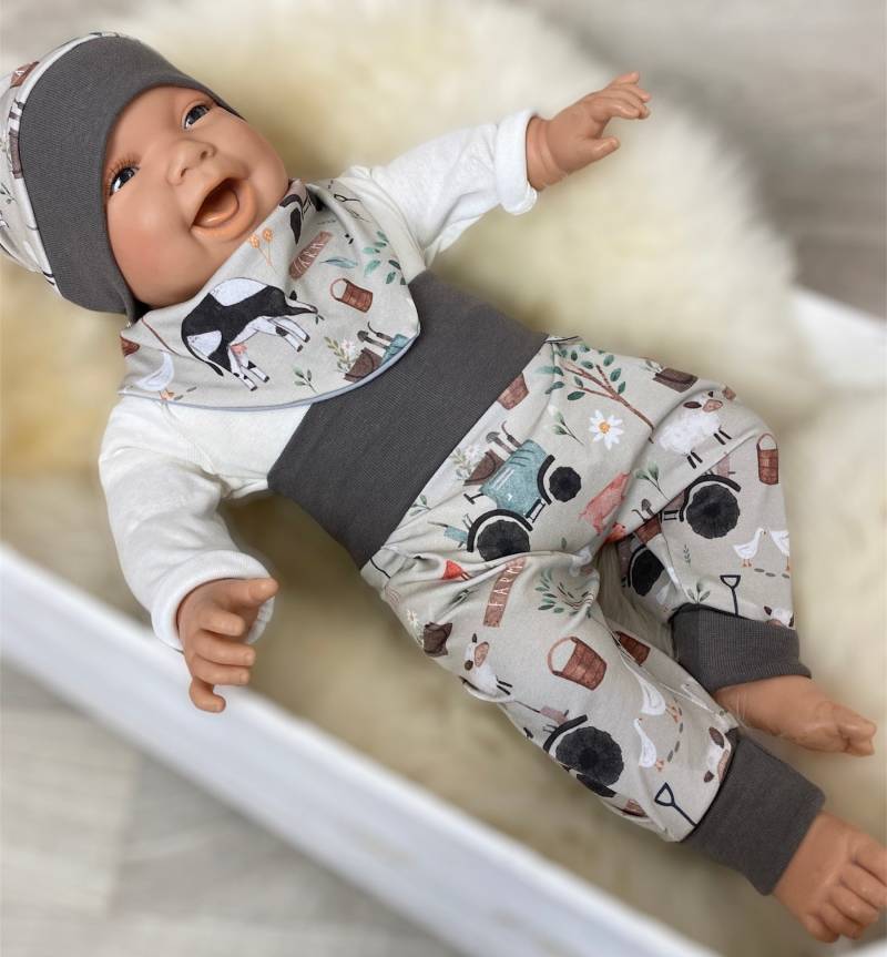 Baby Set 56 62 68 74 Hose Bauernhof Tiere , Mütze Und Dreieckstuch Erstausstattung New Born Set , Mädchen Pumphose, Hose Junge von DieStoffprinzessin