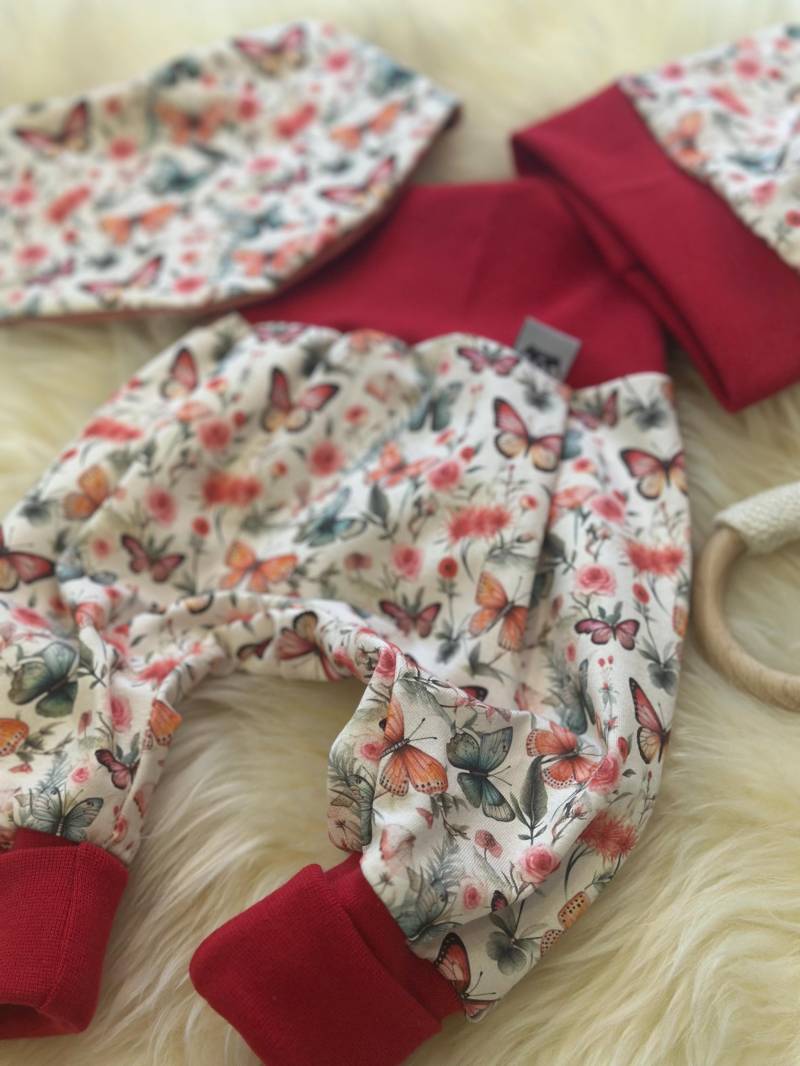 Bio Jersey Baby Set Pumhose , Mütze Und Dreieckstuch Erstausstattung New Born Set , Mädchen Hose Schmetterling Geschenk von DieStoffprinzessin