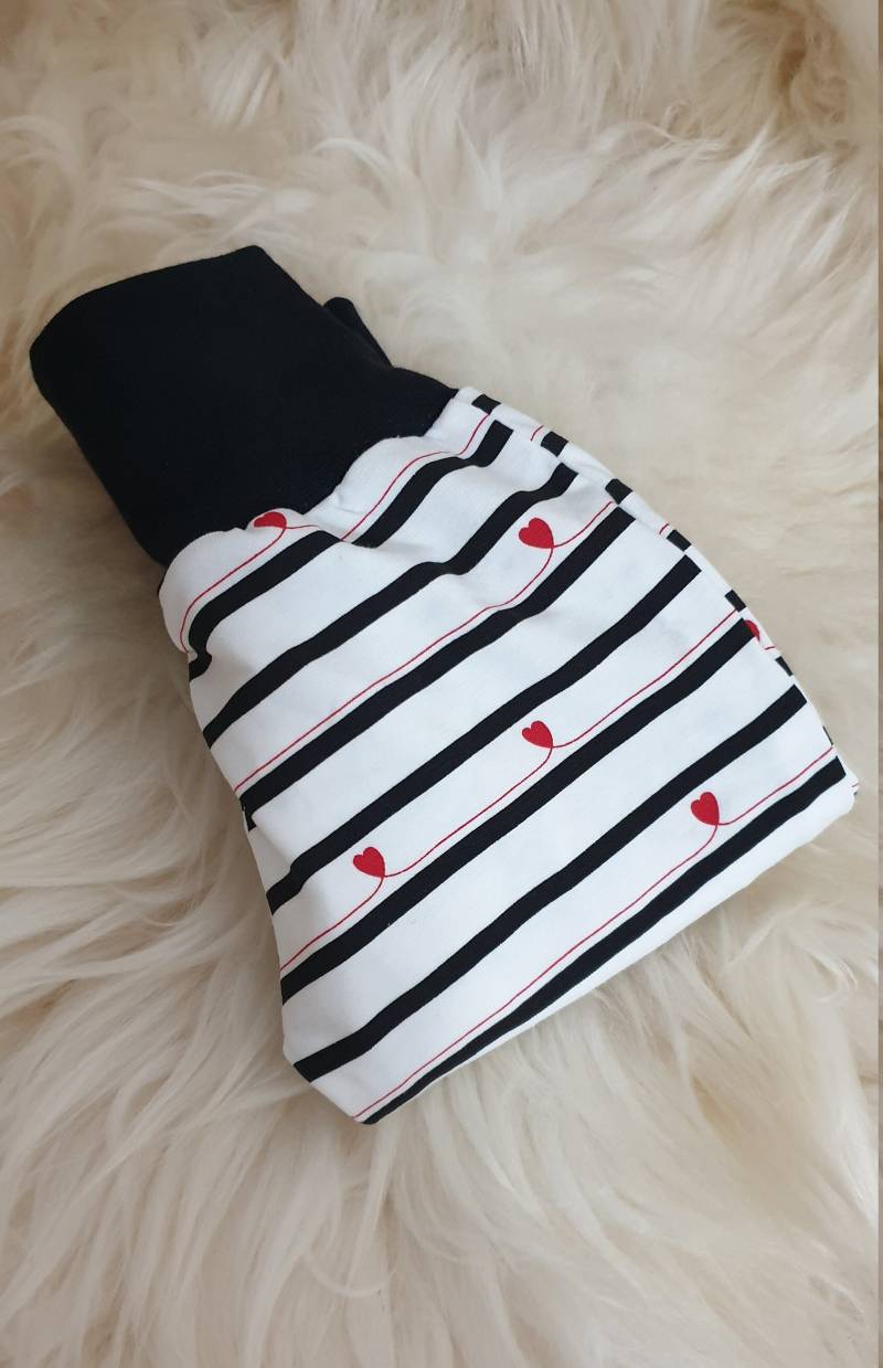 Pumphose Mitwachshose Herz Herzchen Streifen Weiß Schwarz W129 von DieWichtelstickerei