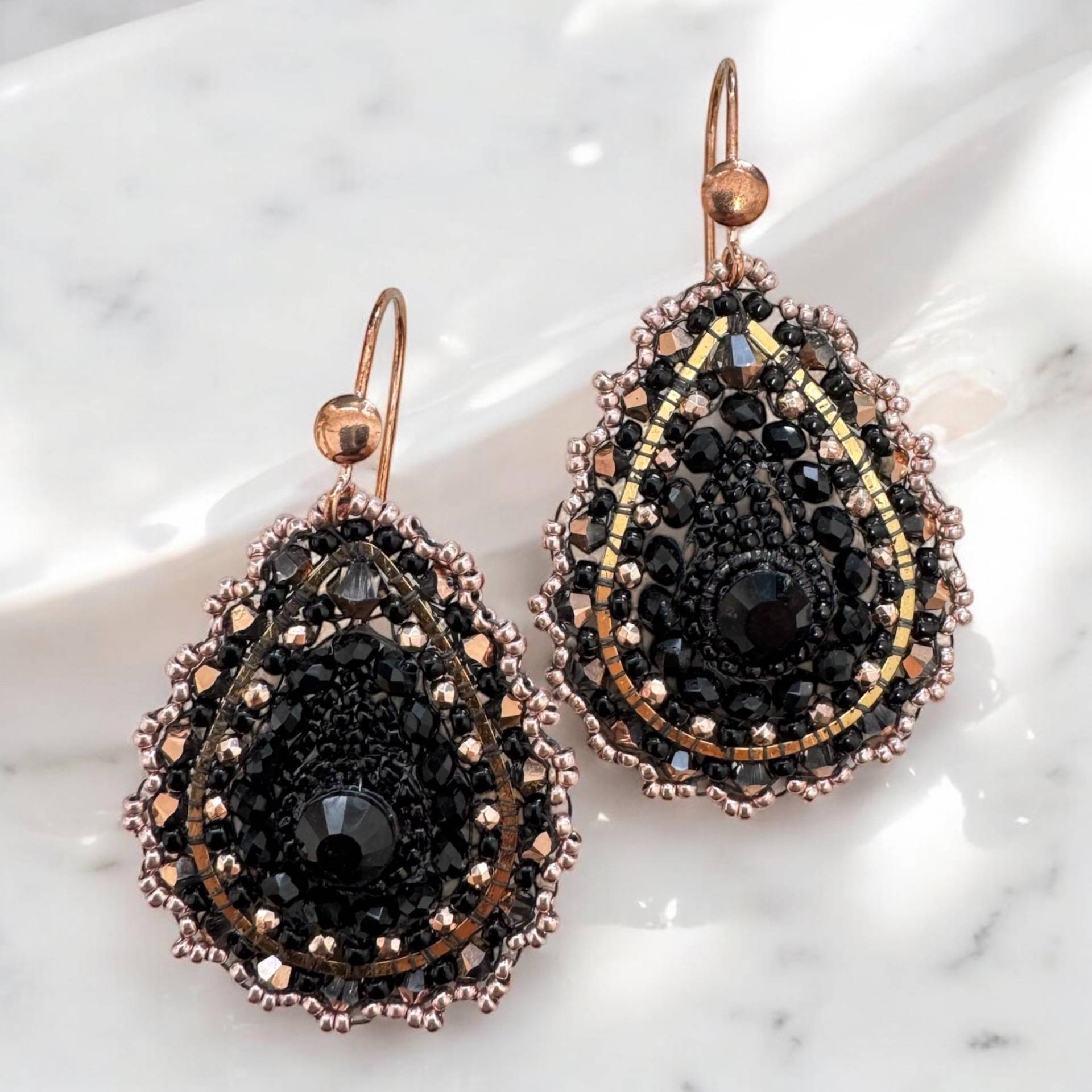 Federleichte, Mittelgroße Miyuki Perlenohrringe, in Schwarz Und Roségold. Ohrhaken Sterlingsilber - Rosé Vergoldet Handarbeit von DieknuepfereiAT