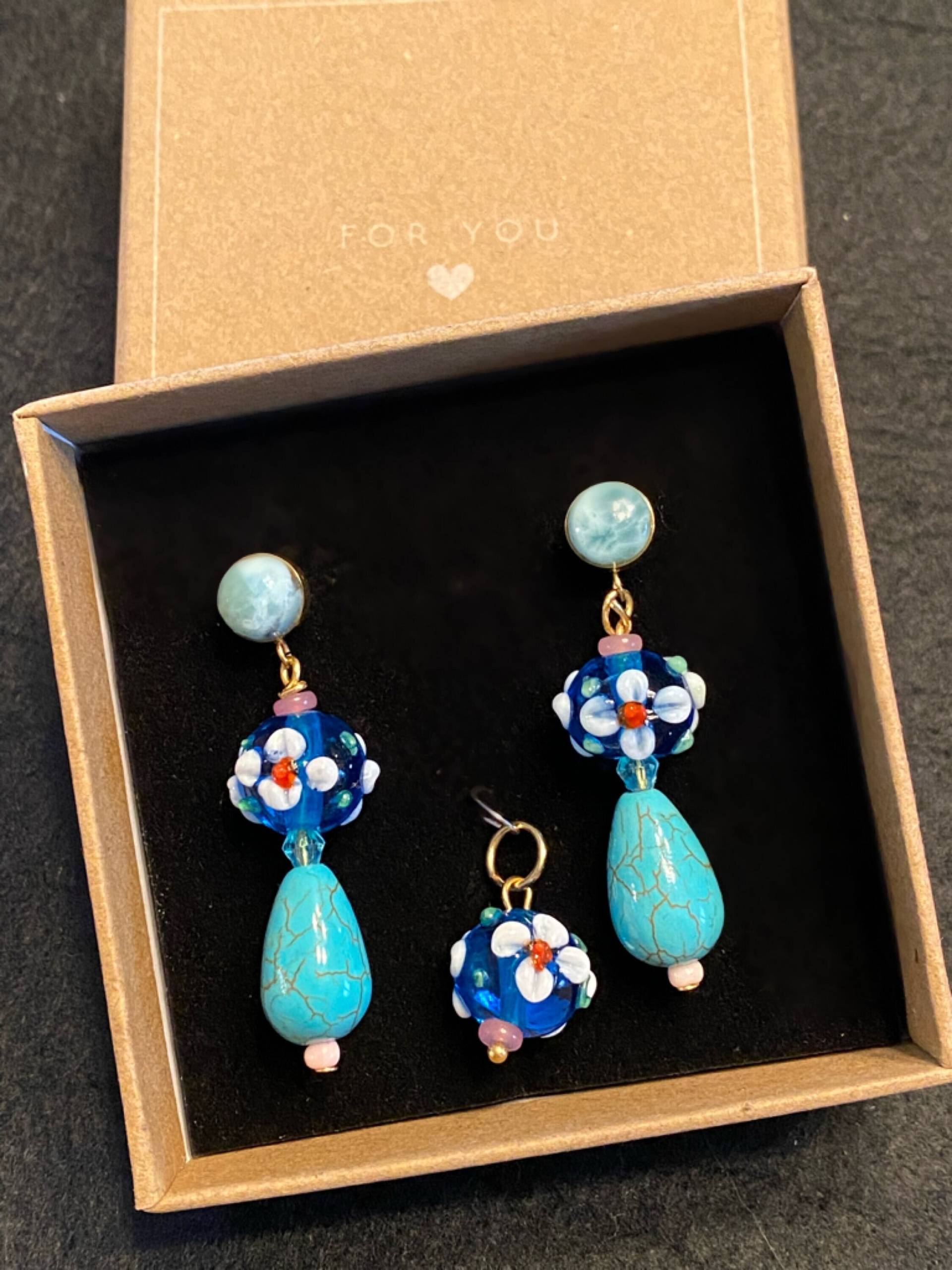 Ohrringe Länglich, Blütenzauber Glasperlen Mit Tropfen in Mehreren Varianten, Ohrstecker Edelstahl. Handgefertigt von DieknuepfereiAT