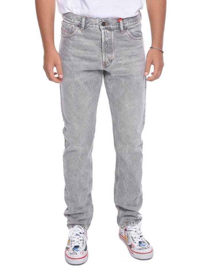 Diesel Straight-Jeans gerade Beinform - 1995 D-SARK 007D4 - W34 L34 von Diesel