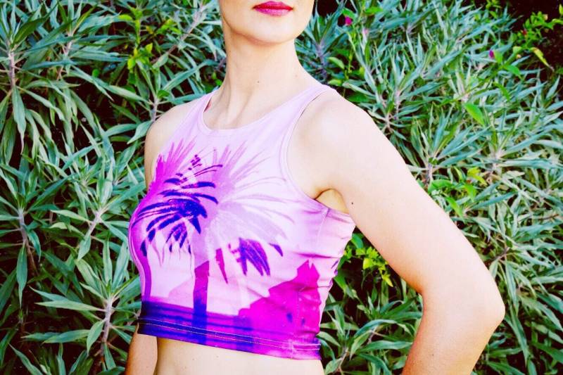Twin Palms Crop Top ~ Hollywood Blvd Holga Art Sportkleidung Pink Festivalkleidung Tank Tops Trainingskleidung von DifferentCity