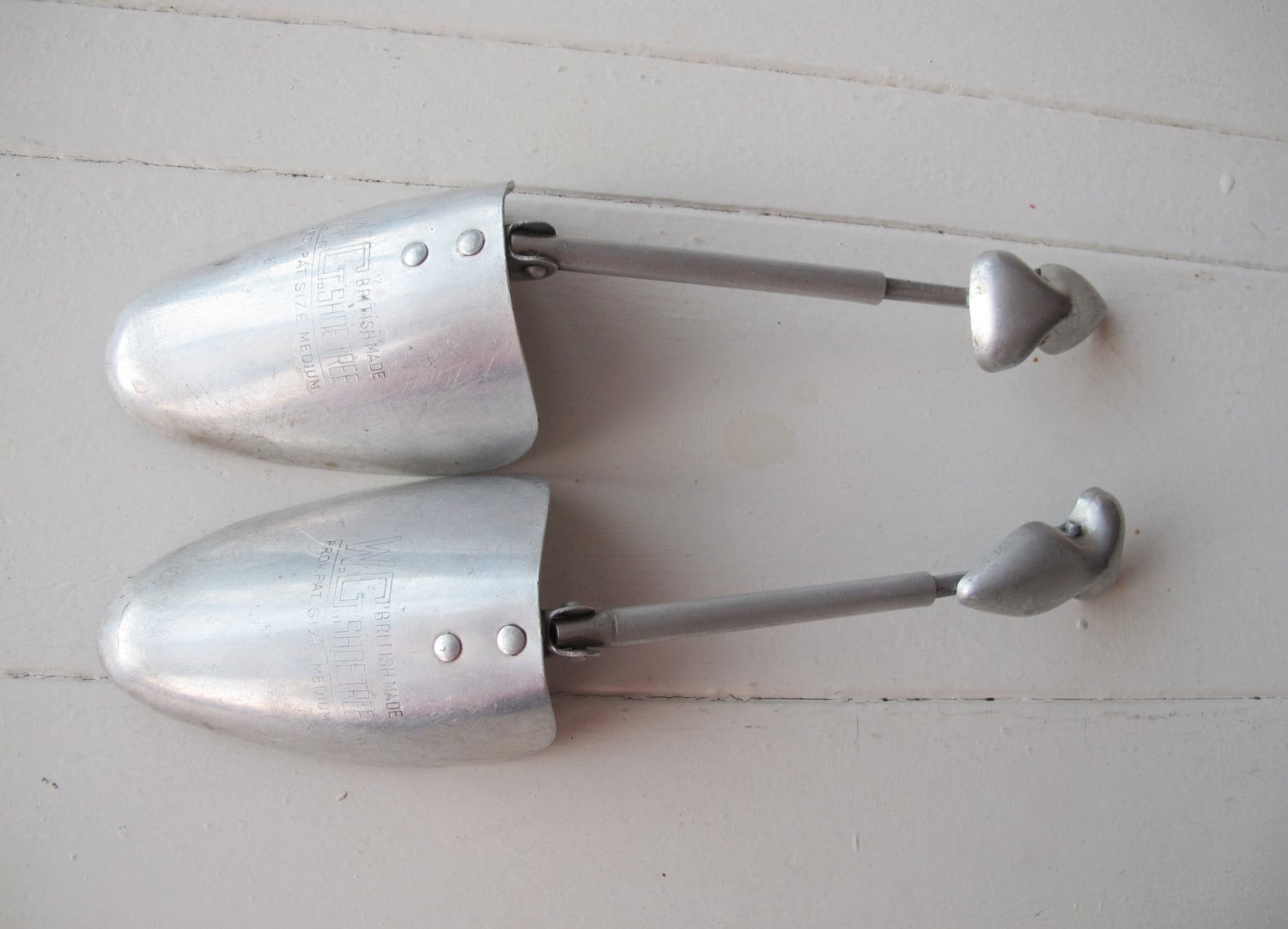 Vintage Schuhspanner Aus Metall. Mittlere Größe, Made in Britain Vintage Schuhspanner Aus Metall. Mittlere Größe, Made in Britain von DigVintageStuff