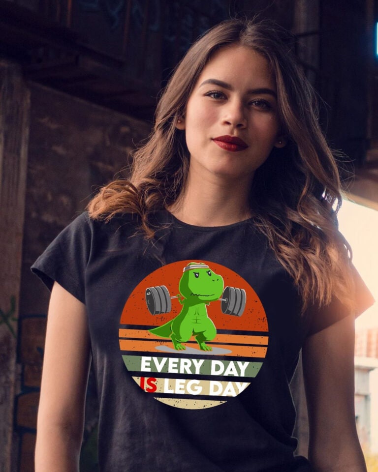 Jeder Tag Ist Bein Gym Shirt, Dinosaurier Workout Fitness Kreuzheben Squats Niedliches Tier T-Shirt von DigitalPrintApparel