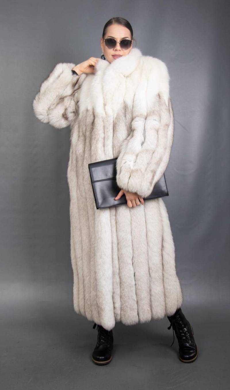 16471 Wunderschöner Echt Blau Saga Fuchs Mantel Luxus Pelz Gr. M 16471 Wunderschöner Echt Blau Saga Fuchs Mantel Luxus Pelz Gr. M von DilartPlus