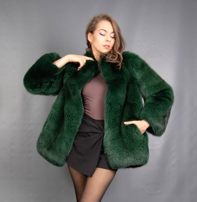 7158 Neue Wunderschöne Echt Blaufuchs Mantel Luxus Pelz Jacke Schöne Optik Gr. S 7158 Neue Wunderschöne Echt Blaufuchs Mantel Luxus Pelz Jacke Schöne Optik Gr. S von DilartPlus