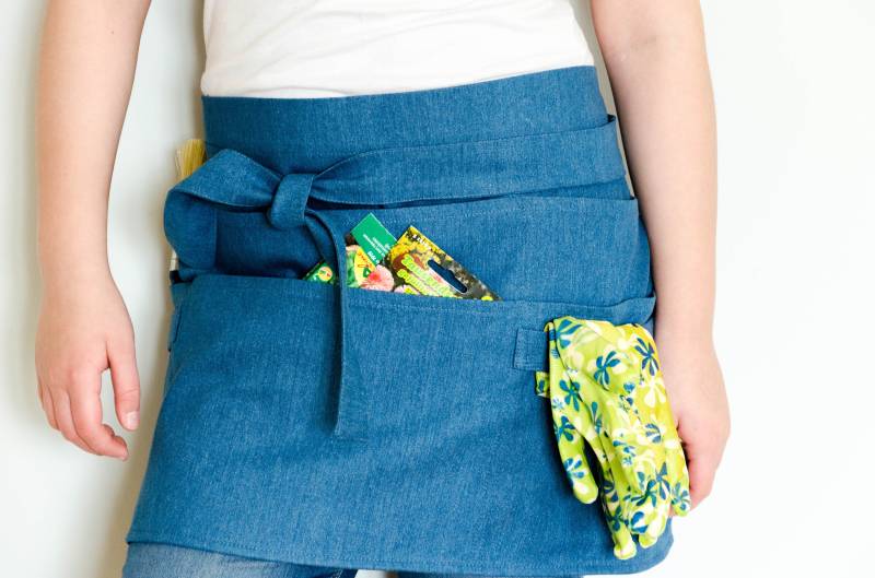 Jeans-Gartenschürze. Leichte Jeans Strapazierfähige Gartenschürze Jeans-Gartenschürze. Leichte Jeans Strapazierfähige Gartenschürze von Dillhandmade