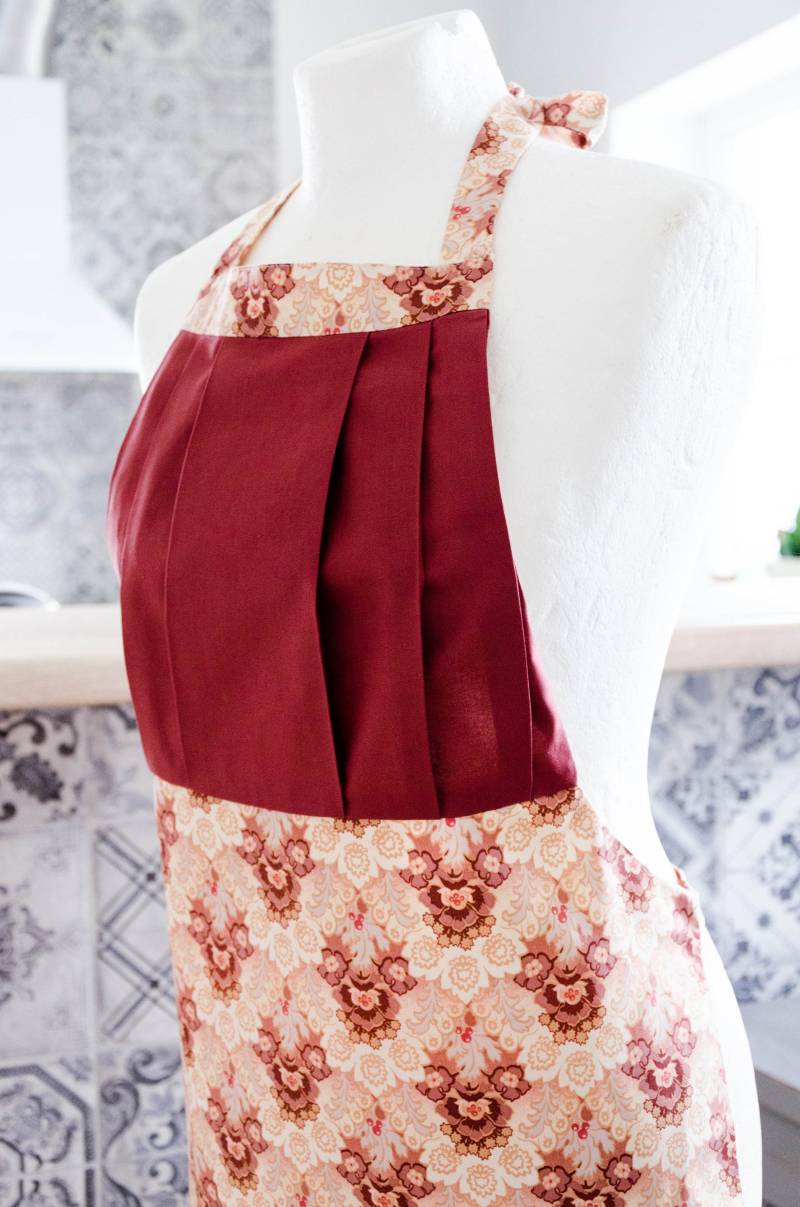 Schürzen Für Damen. Braune Vintage-stil Frauenschürze Mit Retro-stil-Muster. Küchenschürze von Dillhandmade