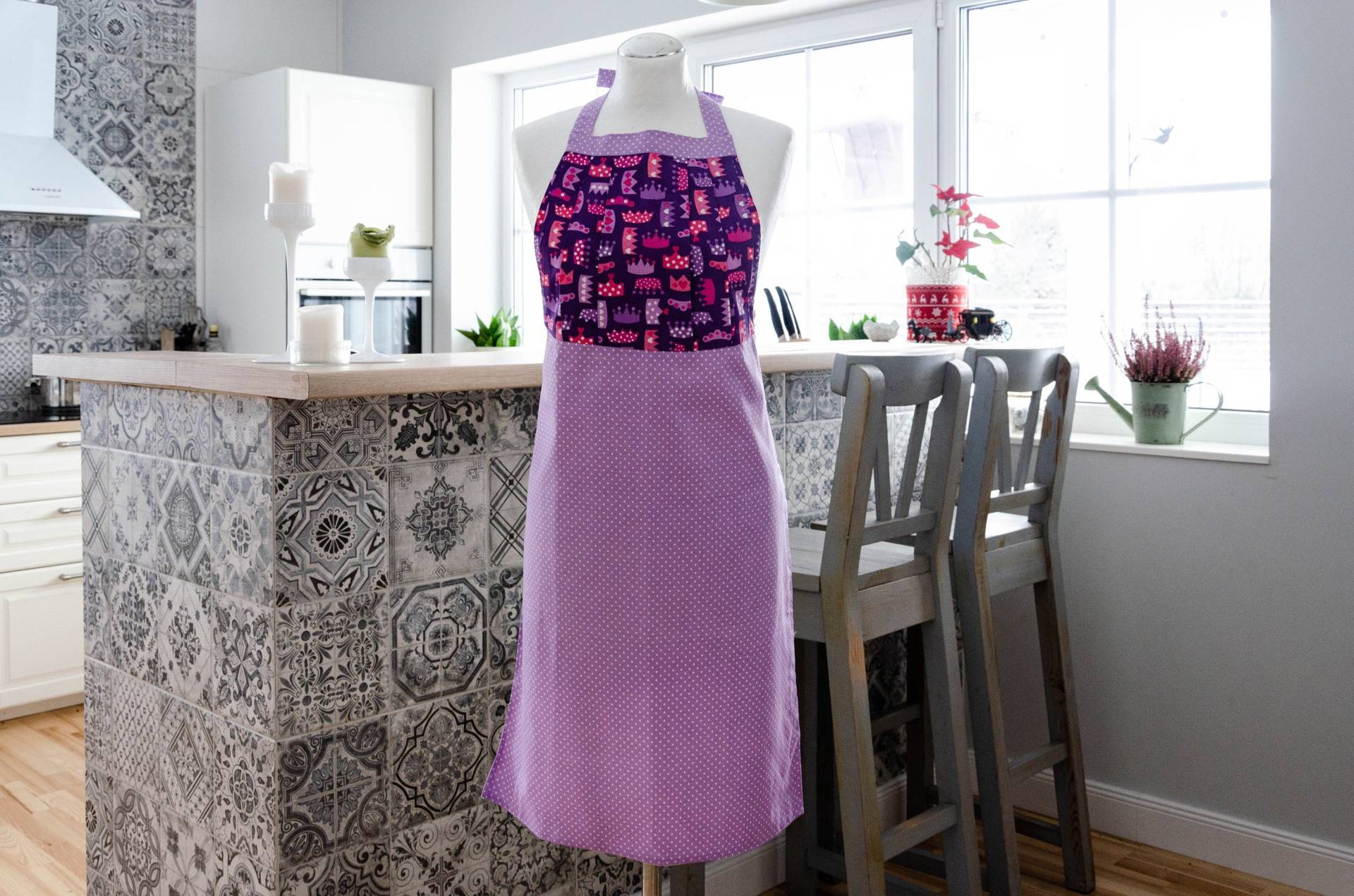 Schürzen Für Damen. Lila Kronen Küchenschürze Aus Baumwolle. Frauen Schürze Zum Kochen - Geschenk Brautjungfer, Sie von Dillhandmade