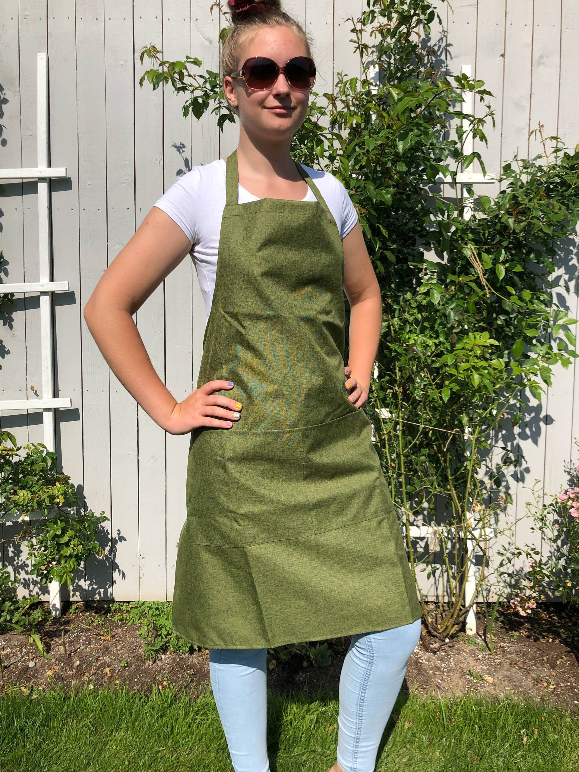 Wasserdichte Gartenschürze Mit Zwei Vordertaschen. Bewässerungsschürze Grünem, Moosfarbenem Leinendruck Für Floristen, Gärtner Und Küchenarbeiten Wasserdichte Gartenschürze Mit Zwei Vordertaschen. Bewässerungsschürze Grünem, Moosfarbenem Leinendruck Für Floristen, Gärtner Und Küchenarbeiten von Dillhandmade
