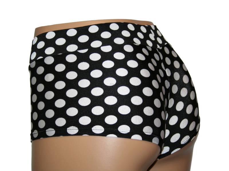 Polka Dot Booty Shorts - Mid Rise Freche Passform in Rot, Weiß, Schwarz, Gelb, Pink | Rave, Dance, Festival Spandex Böden von DillyDuds