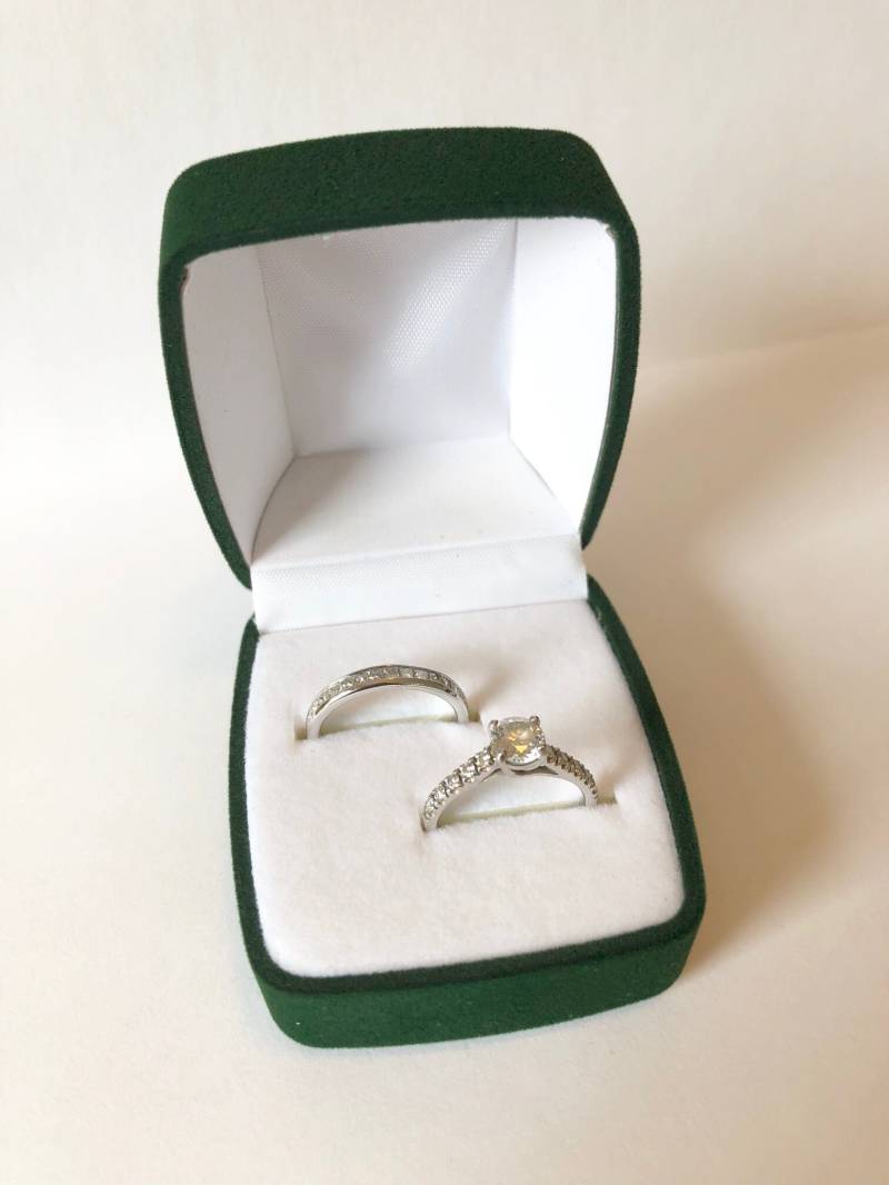 Antike Samt Doppel-Ring-Box Antike Samt Doppel-Ring-Box von DimeStoreProducts