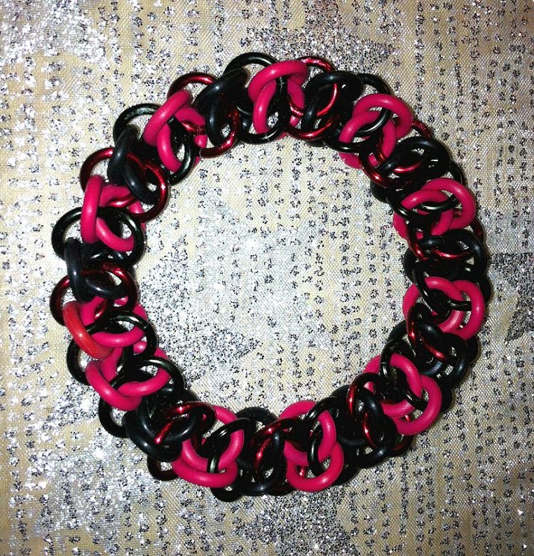 18cm Great Suemden Gathering Stretch Chainmaille Armband - Schwarz, Pink & Rot Gothic Steampunk 18cm Great Suemden Gathering Stretch Chainmaille Armband - Schwarz, Pink & Rot Gothic Steampunk von DimensionalChainz