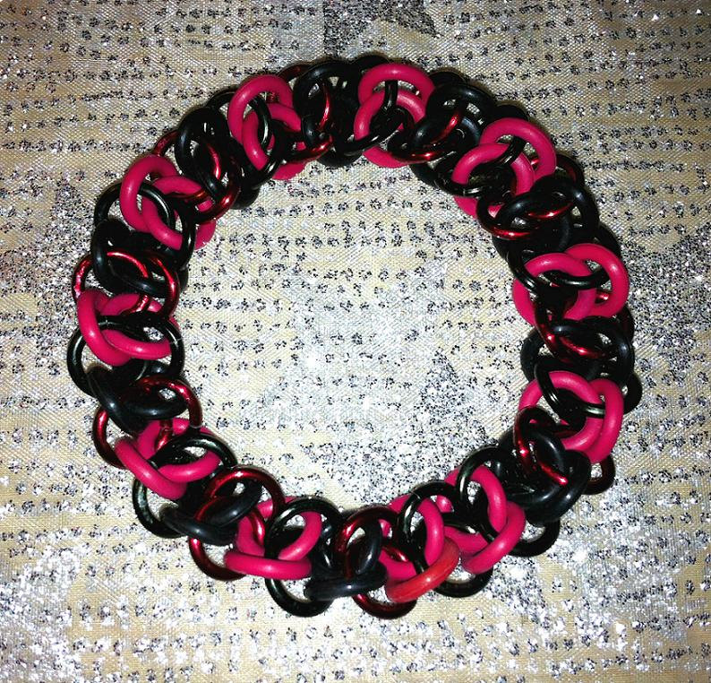 18cm Great Suemden Gathering Stretch Chainmaille Armband - Schwarz, Pink & Rot Gothic Steampunk 18cm Great Suemden Gathering Stretch Chainmaille Armband - Schwarz, Pink & Rot Gothic Steampunk von DimensionalChainz