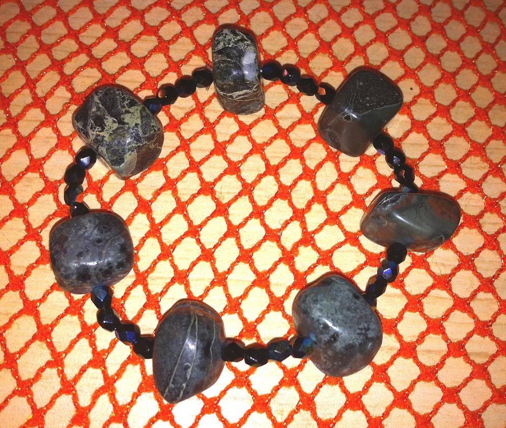 Unisex Camouflage Jaspis Stein Stretch Armbänder - Rustikale Wald Folklore Erdig Unisex Camouflage Jaspis Stein Stretch Armbänder - Rustikale Wald Folklore Erdig von DimensionalChainz