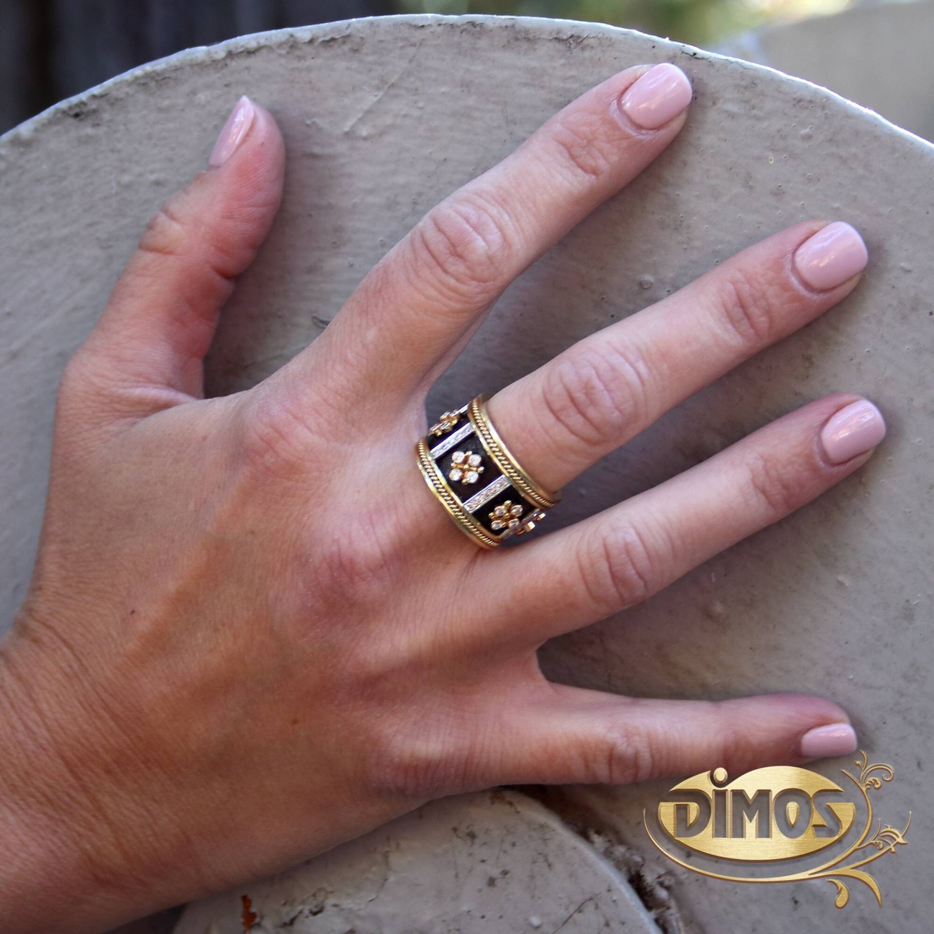 Dimos 18K Gold Noir Bandring Mit Diamanten. Byzantinisch Inspirierter Schmuck. Geschenk Für Sie von DimosJewellery