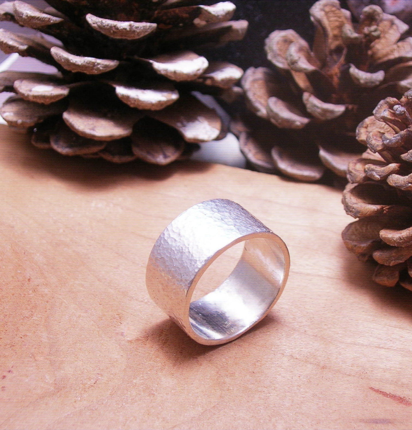 Breite Gehämmert Silber Wellen Band Ring-Einzigartige Sterling - Ring-Boho Ring von DinaMichelleJewelry