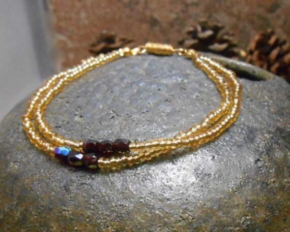 Gold Perlen Armband-Frau Armband - Perlenarbeit Boho Einzigartige von DinaMichelleJewelry