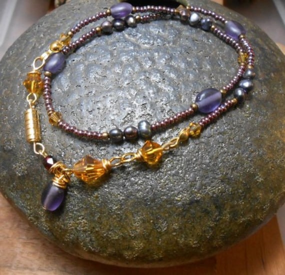 Kleine Pflaume Perlen Wrap-Sea Glas Wickeln - Boho Perle Armband Schmuck-Schicht-Armband von DinaMichelleJewelry