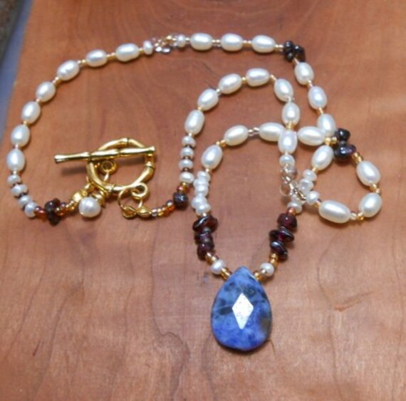 Lapis Lazuli & Perle Perlen Schatz Brust Edelstein Halskette-Edelstein-Schmuck - Perlenschmuck von DinaMichelleJewelry