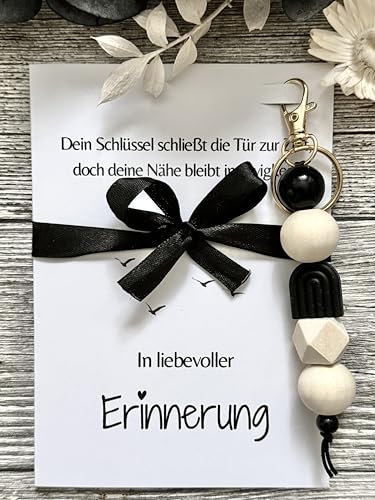 Dinala Trauergeschenk - wunderschöne Trauerkarte verziert - Schlüsselanhänger Trost Geschenke - Trauergeschenk Hinterbliebene - Beerdigung - Andenken an Verstorbene - zarte Trockenblumen Dinala Trauergeschenk - wunderschöne Trauerkarte verziert - Schlüsselanhänger Trost Geschenke - Trauergeschenk Hinterbliebene - Beerdigung - Andenken an Verstorbene - zarte Trockenblumen von Dinala