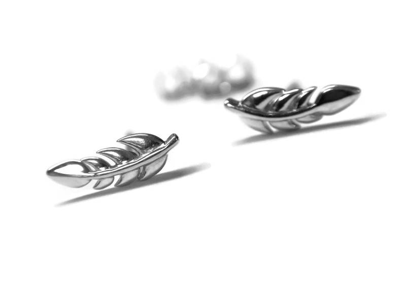 Feder Oder Blatt Ohrringe ~ Zierliche Kleine Ohrstecker 10 Mm Lange Mini Ohr Kletterer Schlichte Sterling Silber Feder Oder Blatt Ohrringe ~ Zierliche Kleine Ohrstecker 10 Mm Lange Mini Ohr Kletterer Schlichte Sterling Silber von DinanRings