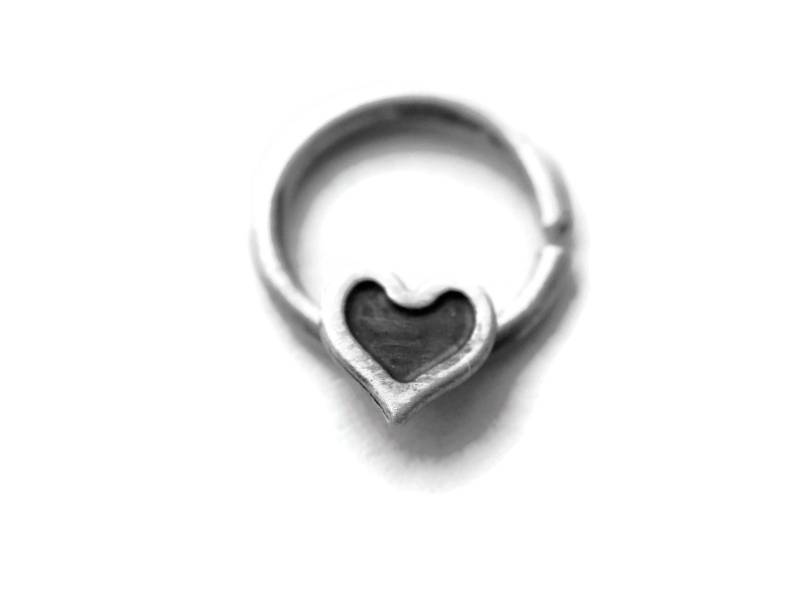 Herz Septum Ring ~ Satinierte Sterling Silber Anhänger Nasenring Daith Piercing Körperschmuck Herz Septum Ring ~ Satinierte Sterling Silber Anhänger Nasenring Daith Piercing Körperschmuck von DinanRings