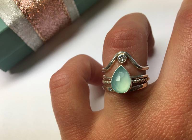 Leichte Aqua Blau Quarz-Ring , Antike Rose Geschnitten Calcedony Sterling Silber Stapeln Ring 7 X 10 Mm Echte Naturstein, Lünette Birne Form Leichte Aqua Blau Quarz-Ring , Antike Rose Geschnitten Calcedony Sterling Silber Stapeln Ring 7 X 10 Mm Echte Naturstein, Lünette Birne Form von DinanRings