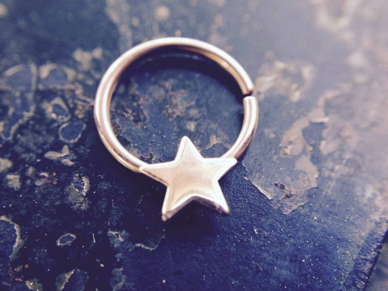 Rosa Stern Nase Hoop - Rose Gold Getaucht Sterling Silber Septum Ring Rosa Stern Nase Hoop - Rose Gold Getaucht Sterling Silber Septum Ring von DinanRings