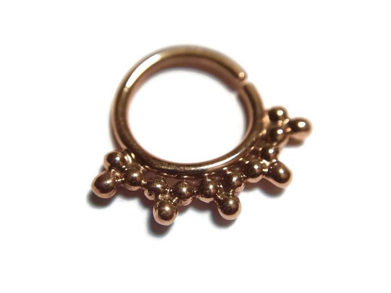 Roségold Septum Ring ~ Perlen Detail Getauchtes Sterling Silber Hochglanzpoliert Nasenring Körperschmuck Nasenloch-Piercing Roségold Septum Ring ~ Perlen Detail Getauchtes Sterling Silber Hochglanzpoliert Nasenring Körperschmuck Nasenloch-Piercing von DinanRings