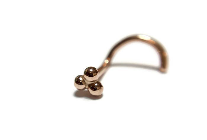 Solider 14K Rosegold Drei-Punkt-Nasenstecker ~ 14 Karat Verkaufter Gold Tri-Bead Nasenring 3 Ball Cluster Nasenschraube Super Dainty Piercing Schmuck Solider 14K Rosegold Drei-Punkt-Nasenstecker ~ 14 Karat Verkaufter Gold Tri-Bead Nasenring 3 Ball Cluster Nasenschraube Super Dainty Piercing Schmuck von DinanRings