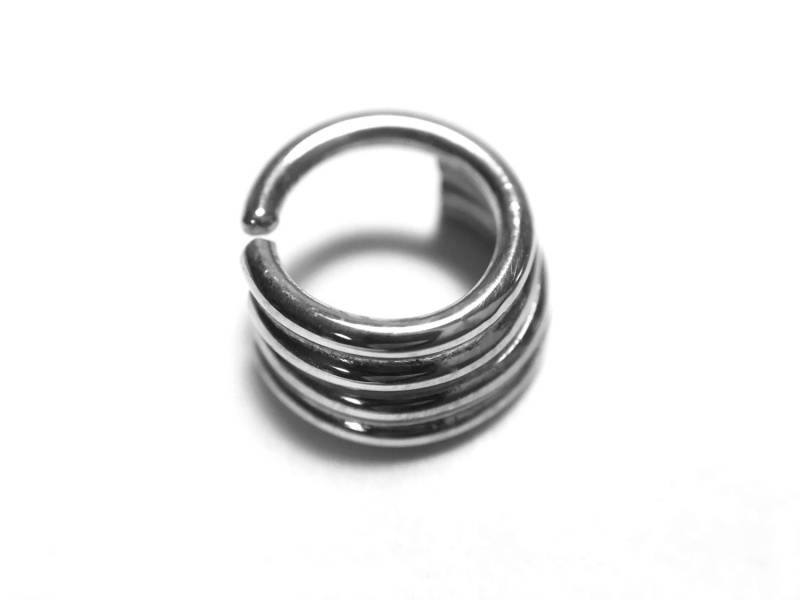 Vierreihiger Gerader Gestapelter Septum Ring ~ Nasenring Körperschmuck Massiv Sterling Silber | Nickelfrei Vierreihiger Gerader Gestapelter Septum Ring ~ Nasenring Körperschmuck Massiv Sterling Silber | Nickelfrei von DinanRings
